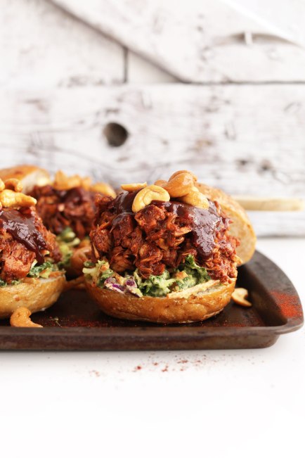 AMAZING-BBQ-Jackfruit-Sandwiches-The-texture-is-spot-on-and-the-flavor-is-BIG-vegan-glutenfree